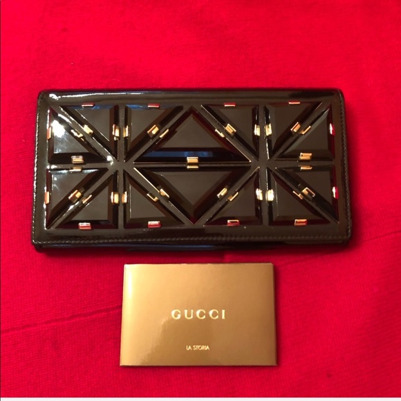 Gucci Handbags - Gucci Clutch (New)